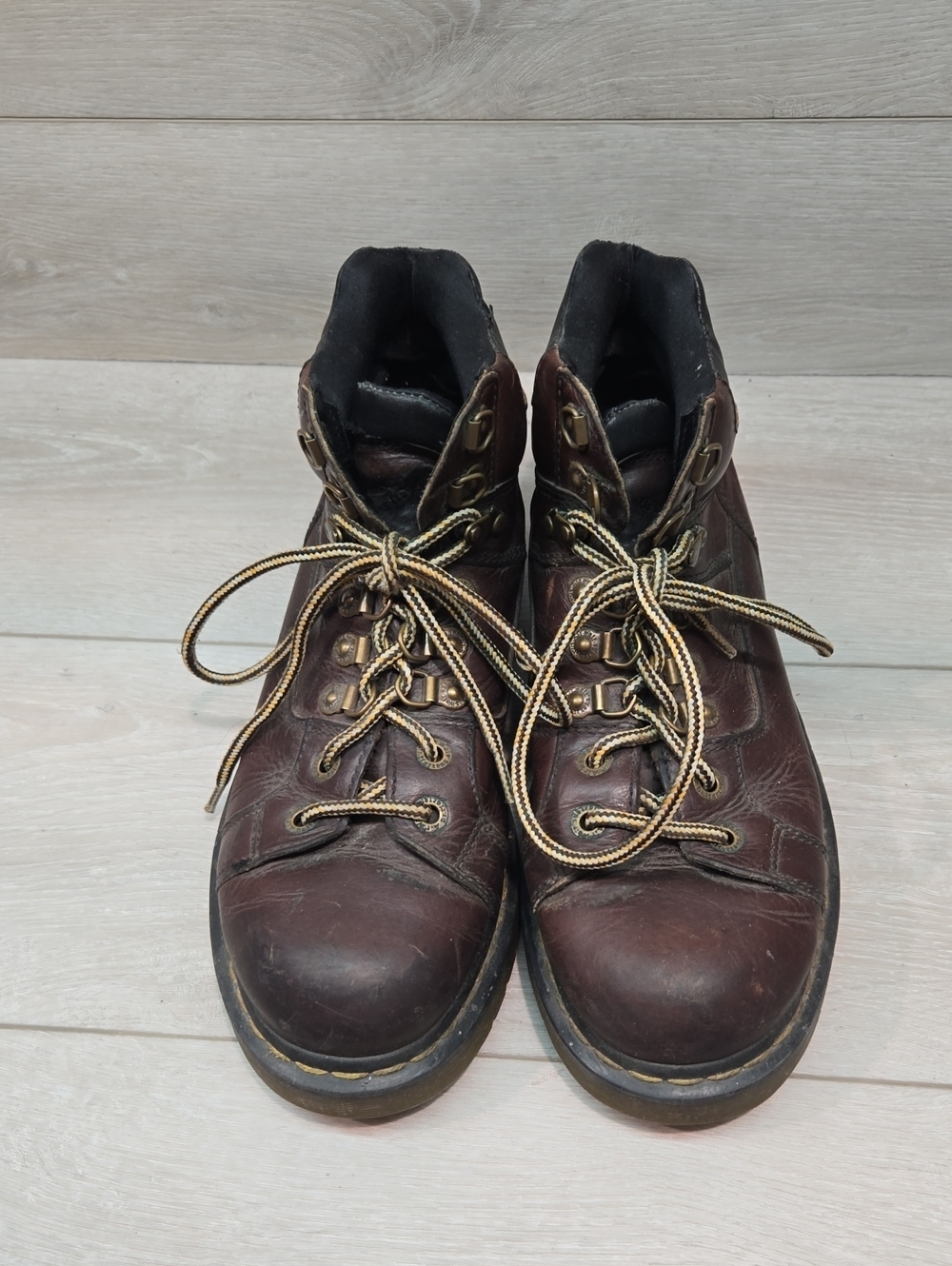 Vintage Dr. Martens Men's 9738 High Top Leather Lace-Up Boots Shoes Sneakers 9M - Picture 3 of 13